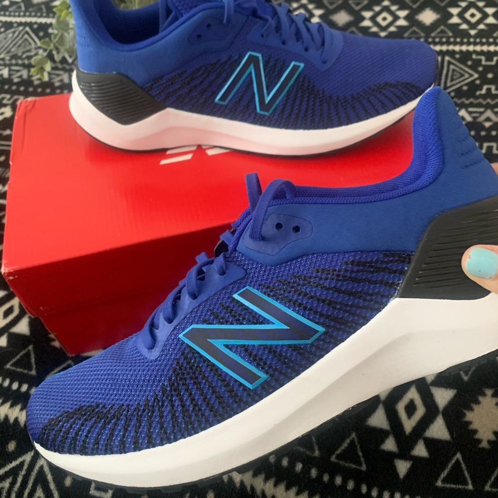 Men’s new balance shoes